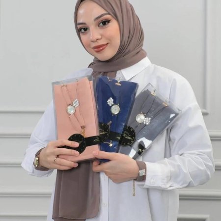 شال مع ساعه واسوارة